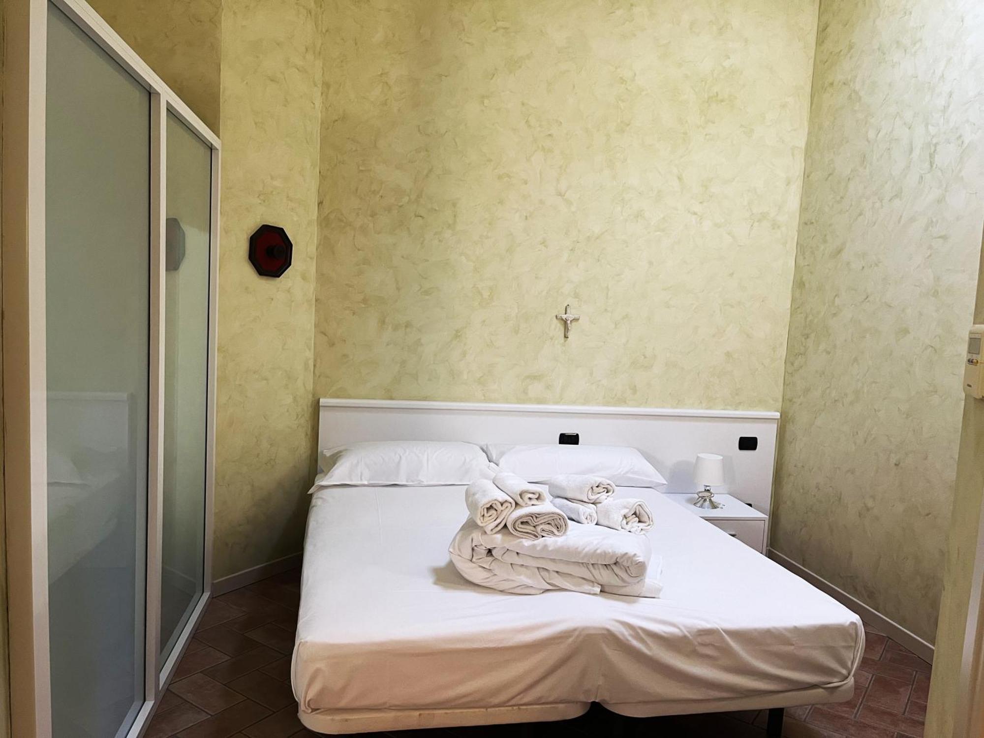 Piamarta Apartments Toscolano Maderno Pokoj fotografie